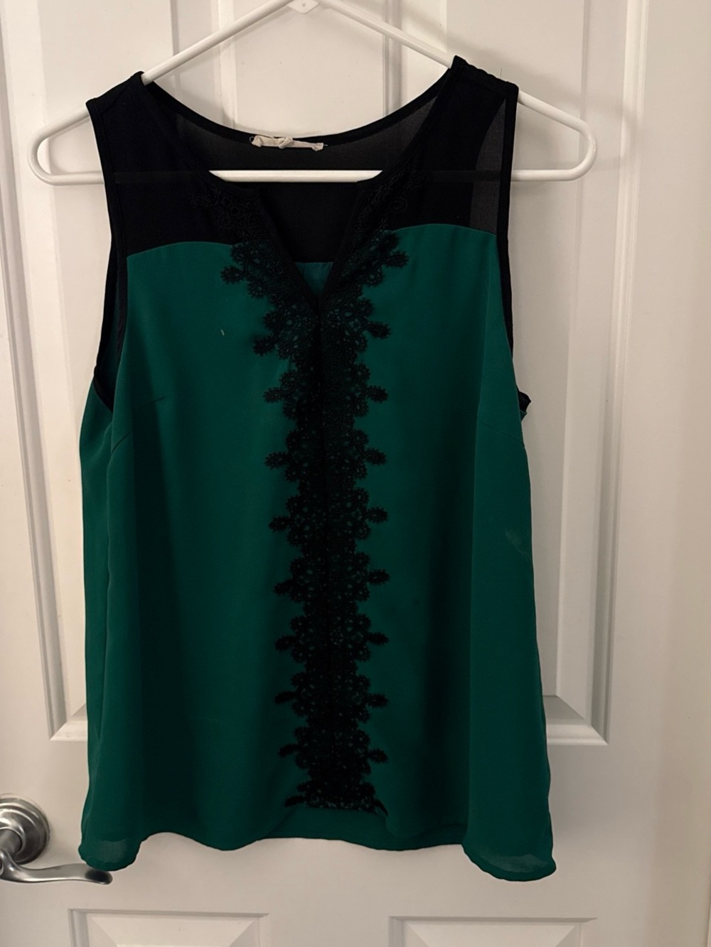 41 Hawthorn Emerald Green Sleeveless Chiffon Top with Black Lace Trim
